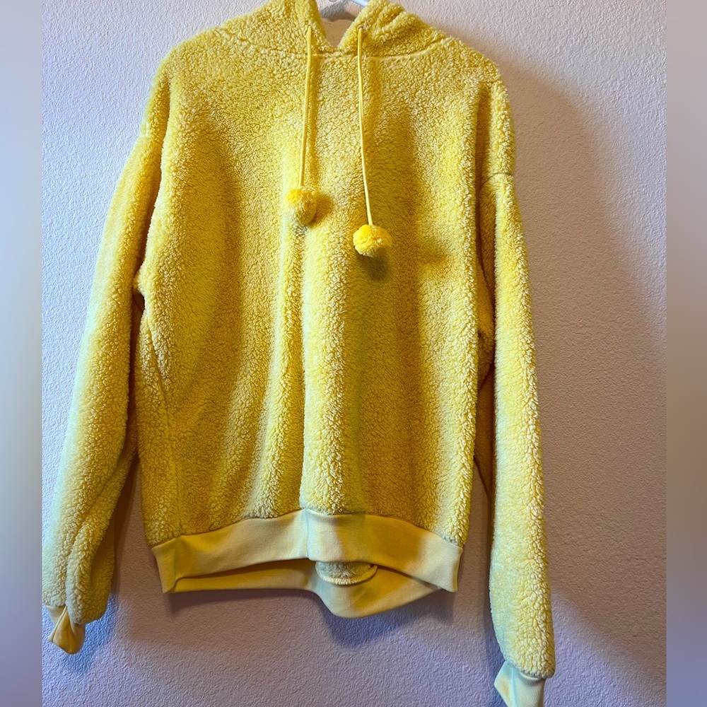 Cold Crush X-Large Yellow Pullover/ Hoodie